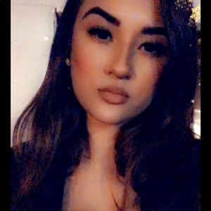 Meet your Posher, Selena
